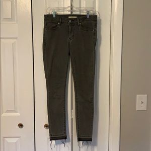 Levi’s raw hem skinny jean